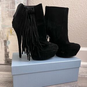 Steve Madden Arauna Boots Size 5.5